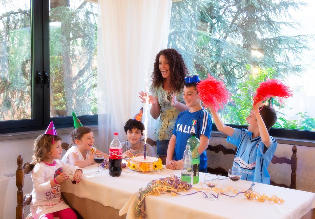 Ecohotel Ristorante Milano Borgo a Mozzano Kültér fotó