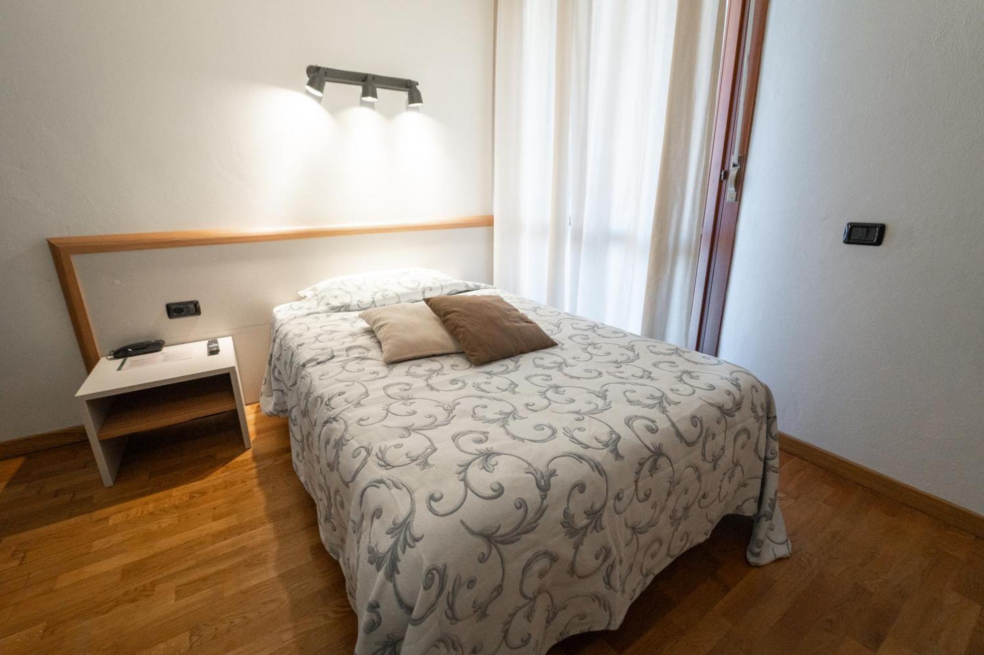 Ecohotel Ristorante Milano Borgo a Mozzano Kültér fotó