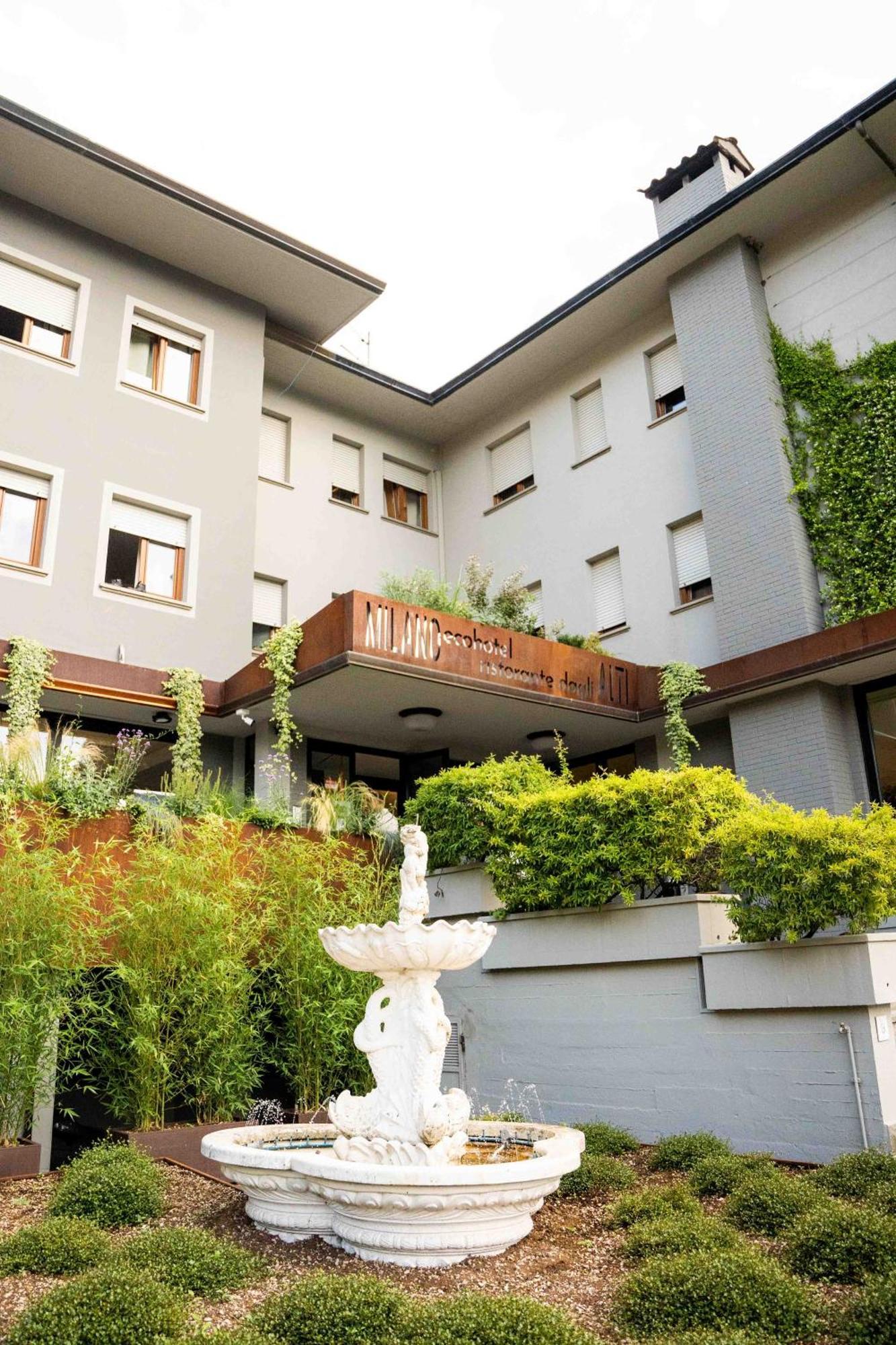 Ecohotel Ristorante Milano Borgo a Mozzano Kültér fotó